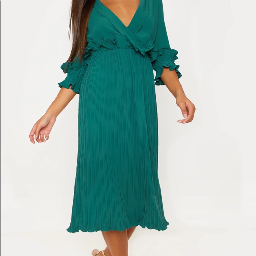 Emerald Green Frill Detailed MIDI Dress